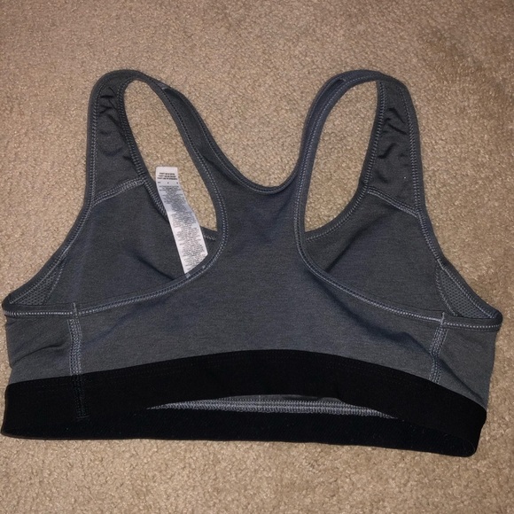 Nike Classic Padded Sports Bra - Picture 6 of 7